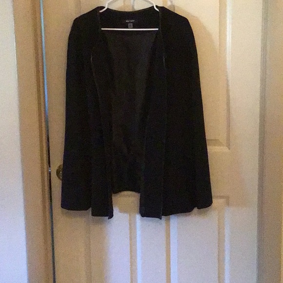 NineWest Cape - Picture 3 of 4